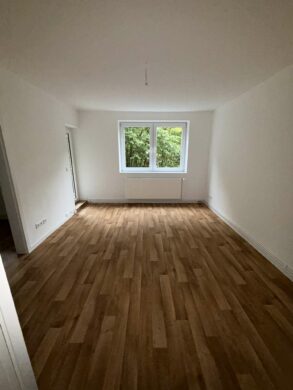 frisch sanierte 3-Zimmer-Wohnung im grünen Hannover-Mittelfeld, 30519 Hannover, Etagenwohnung