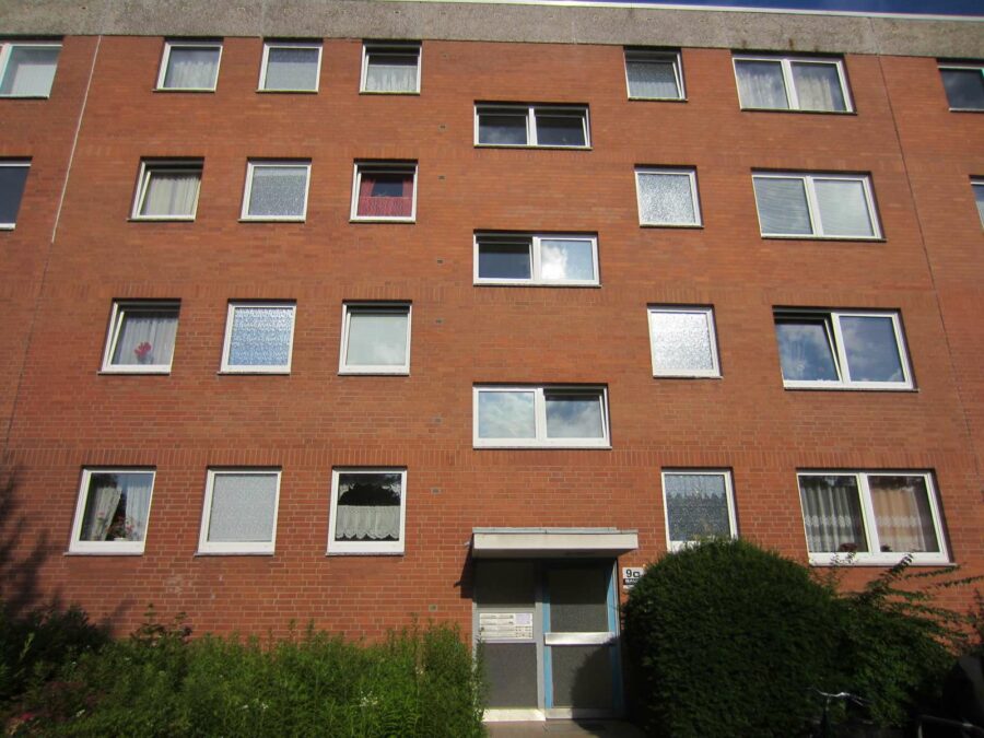 Schöne sanierte 2-Zimmer Wohnung mit Balkon in Bemerode - Hausansicht